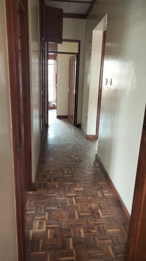 4 Bed Apartment with En Suite at Riverside Drive - 12