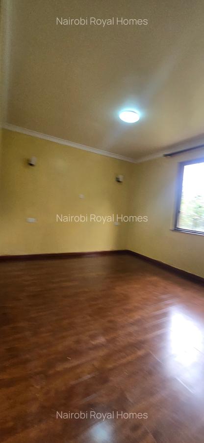 5 Bed Townhouse with En Suite at Lavington Green - 13