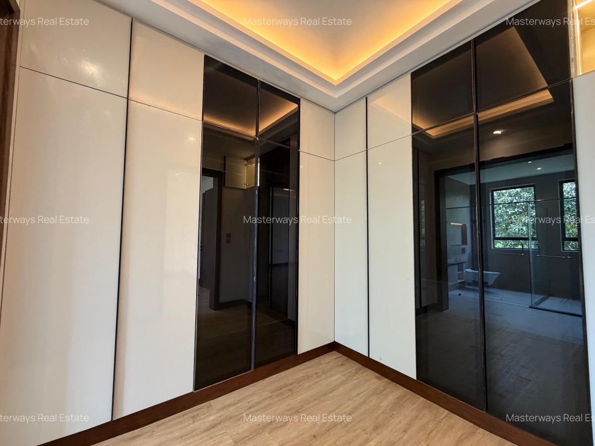 6 Bed Villa with En Suite at Peponi Road - 18