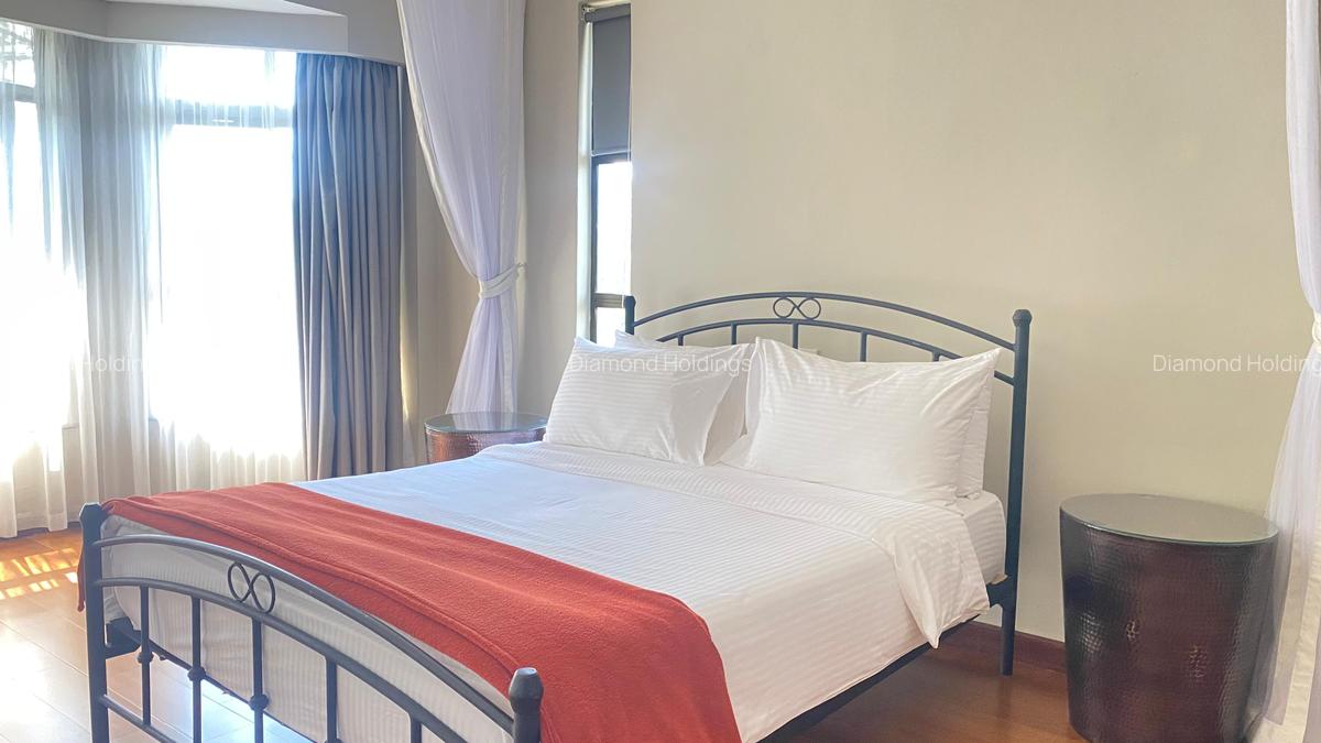 Serviced 2 Bed Apartment with En Suite at Brookside - 7