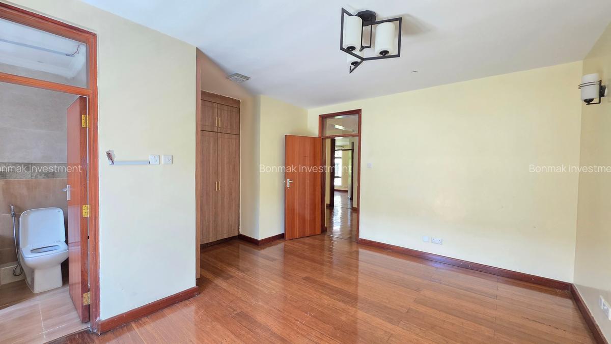 5 Bed Townhouse with En Suite at Lavington Green - 13