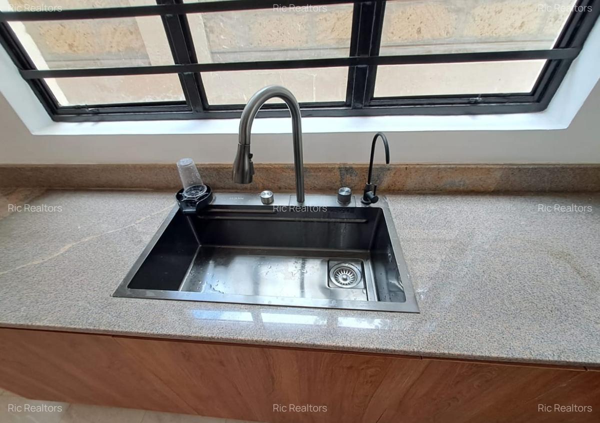 4 Bed Townhouse with En Suite at Oloolua - 46 - 5