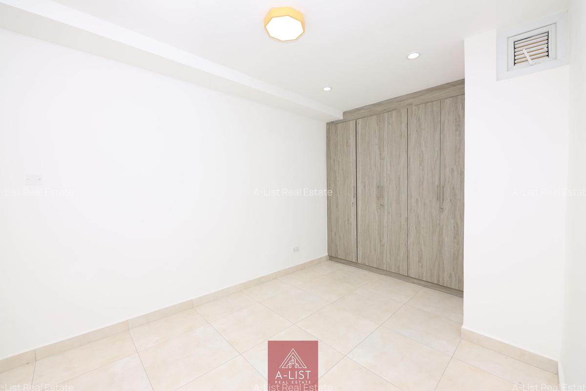 4 Bed Apartment with En Suite at 2Nd Avenue - 5