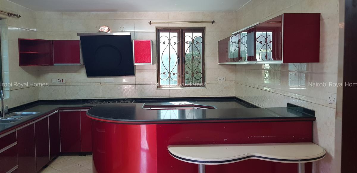 5 Bed Townhouse with En Suite at Lavington Road - 7