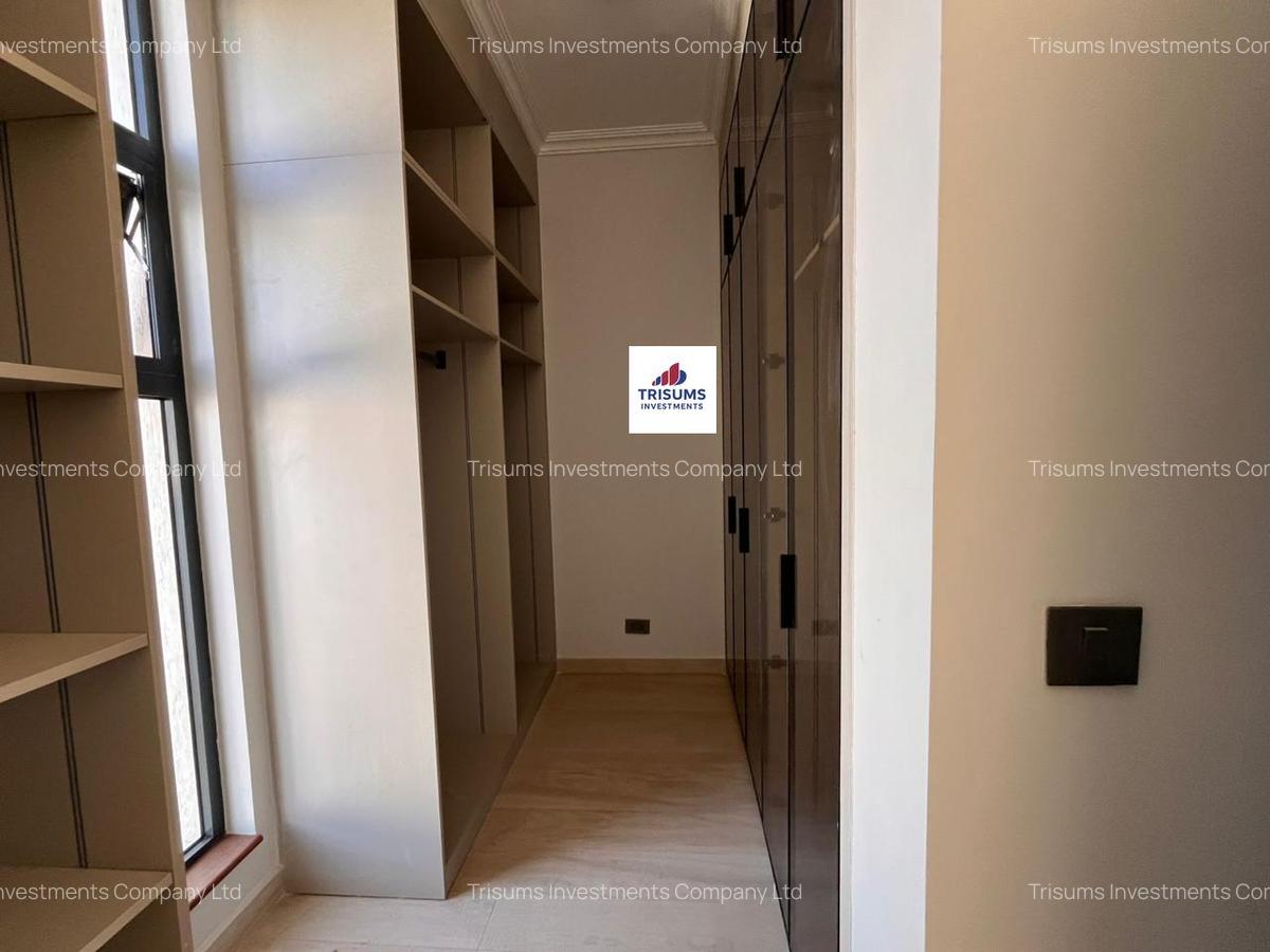 5 Bed Townhouse with En Suite in Lavington - 11