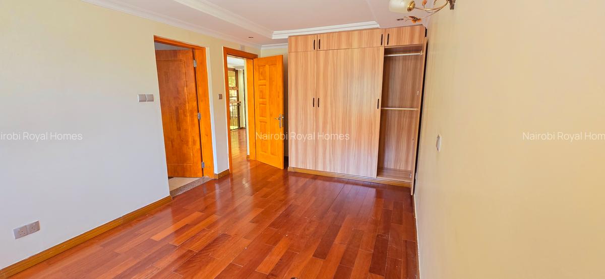 5 Bed Townhouse with En Suite at Lavington Green - 19