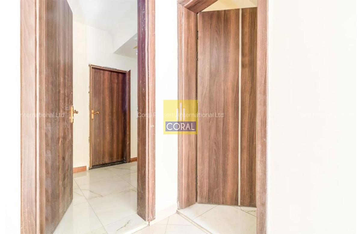 3 Bed Apartment with En Suite in Lavington - 7