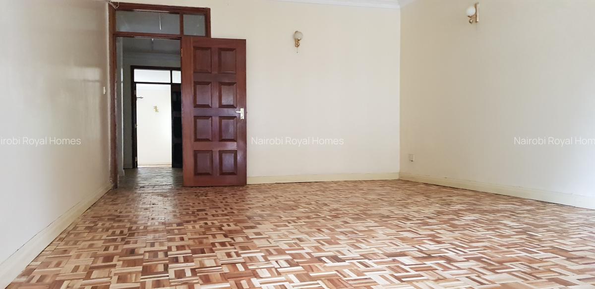 6 Bed House with En Suite at Lavington Road - 10