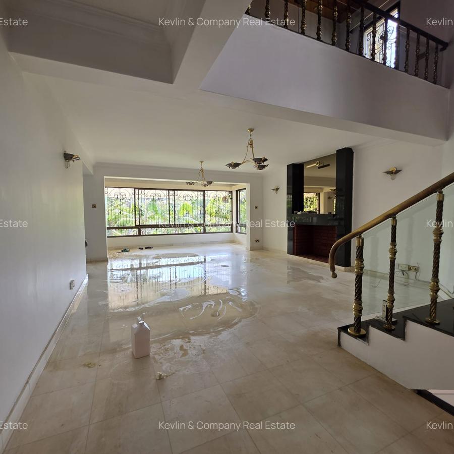 5 Bed Villa with En Suite in Gigiri - 3