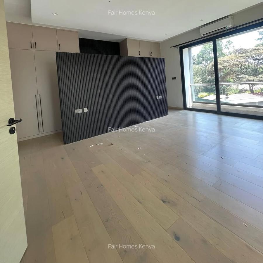 5 Bed Townhouse with En Suite at Lavington Green - 10