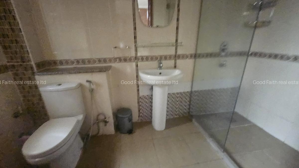 4 Bed House with En Suite in Runda - 10