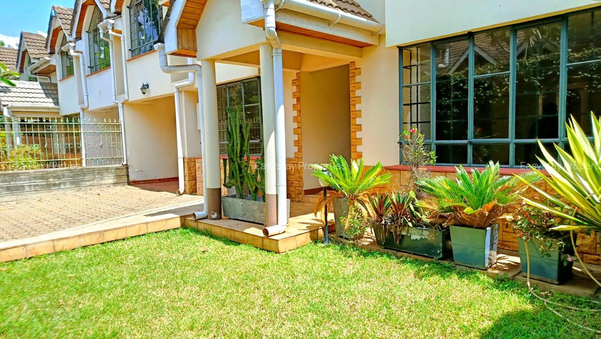 5 Bed Villa with En Suite in Lavington - 6