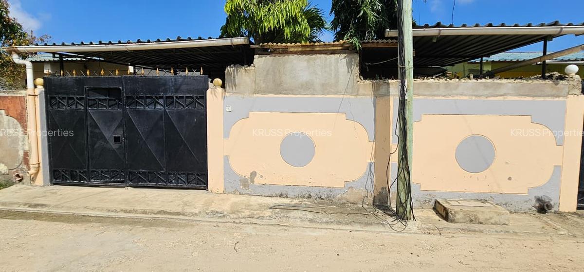 2 Bed House with En Suite in Bamburi - 1