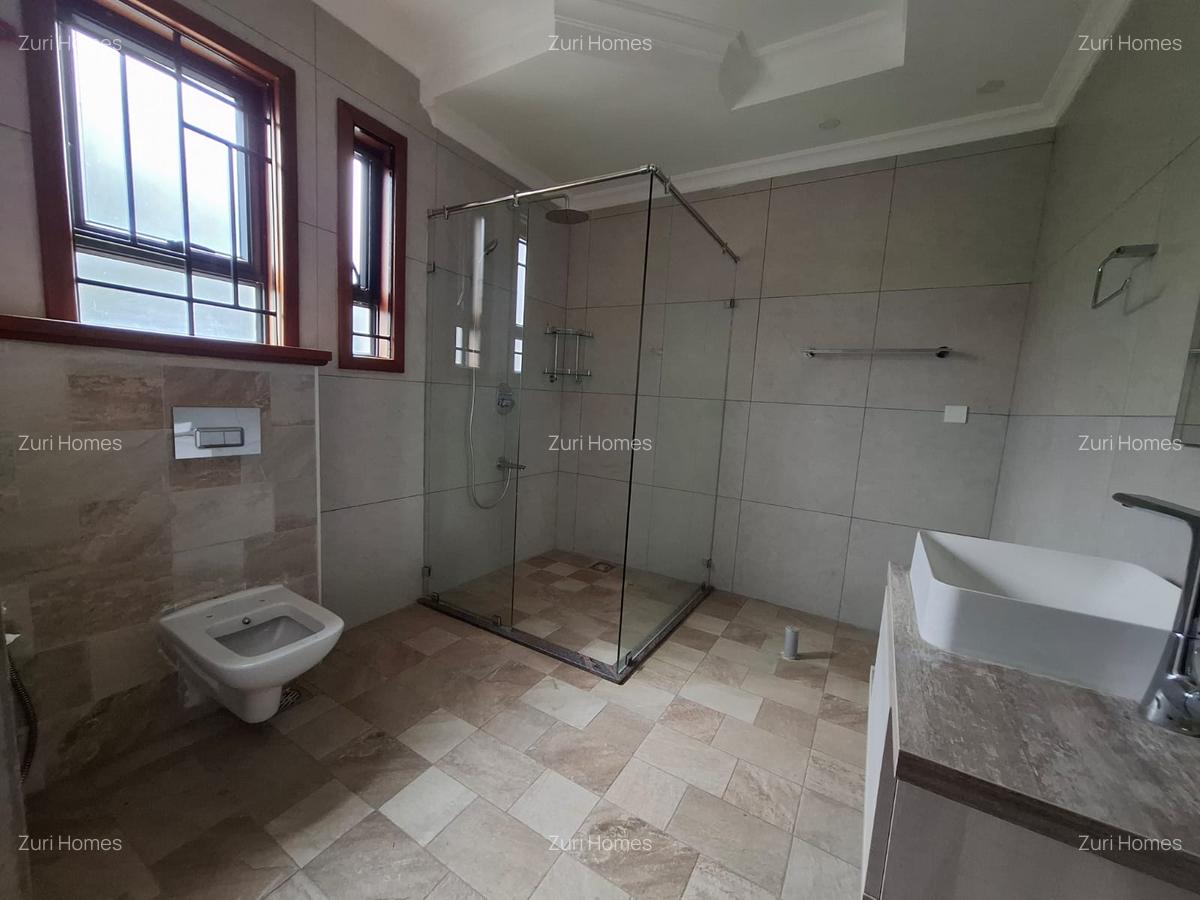 6 Bed Townhouse with En Suite in Lavington - 20