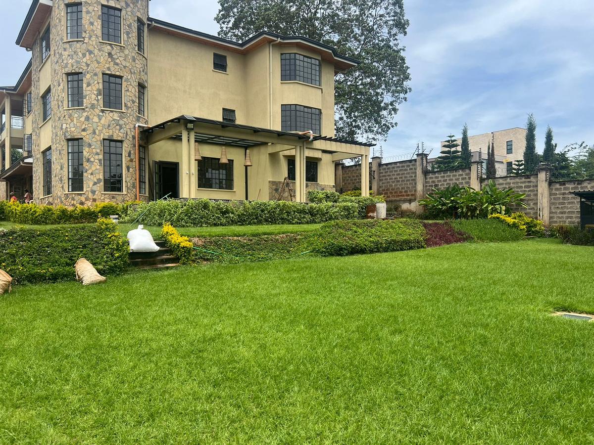 6 bed house with staff quarters in runda