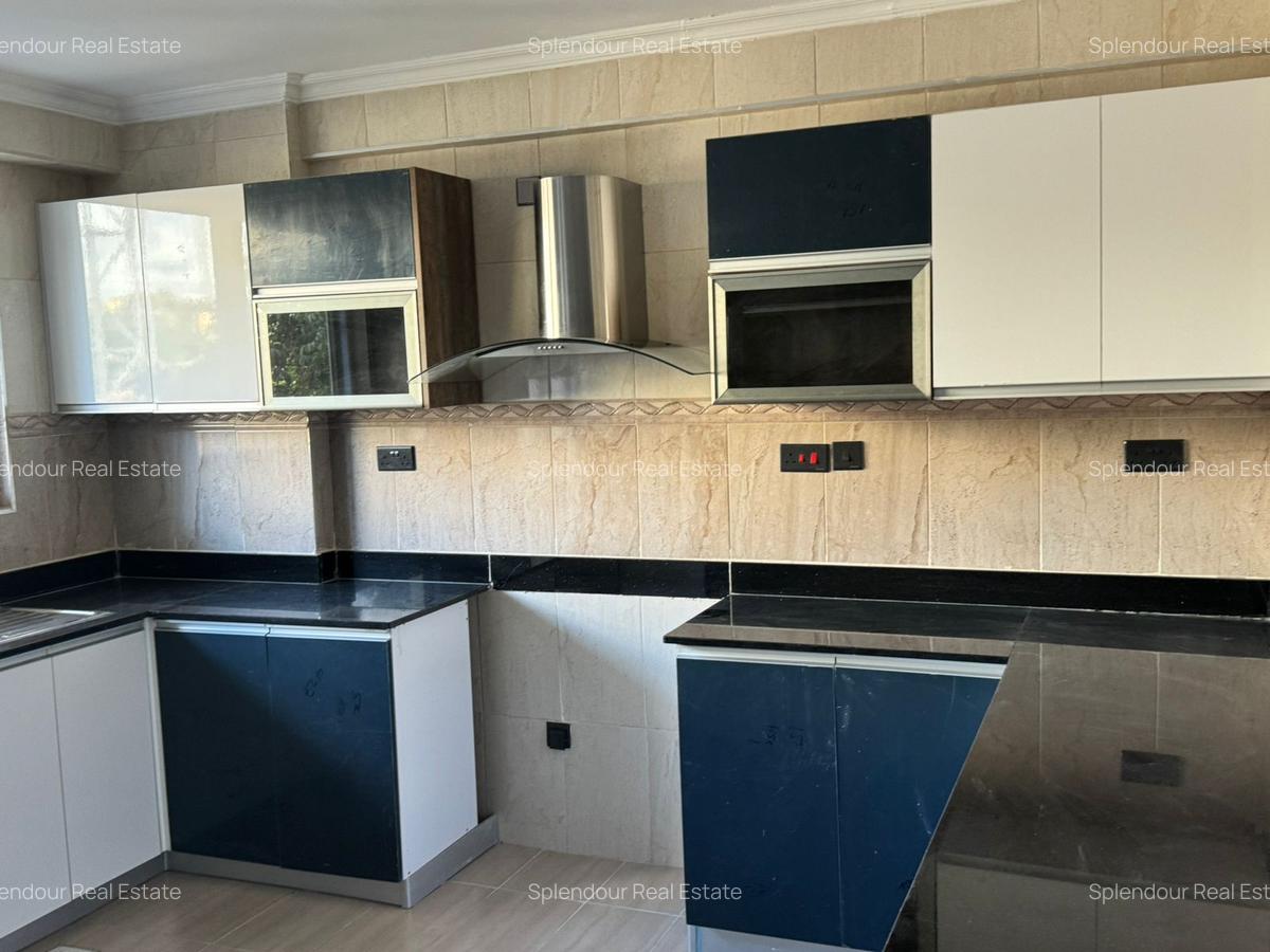 3 Bed Apartment with En Suite in Kilimani - 15