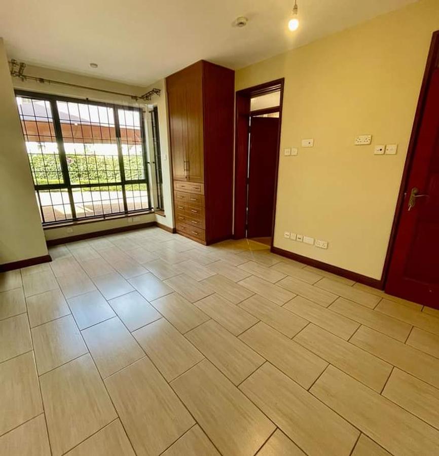 4 Bed Townhouse with En Suite at Tara Road - 10