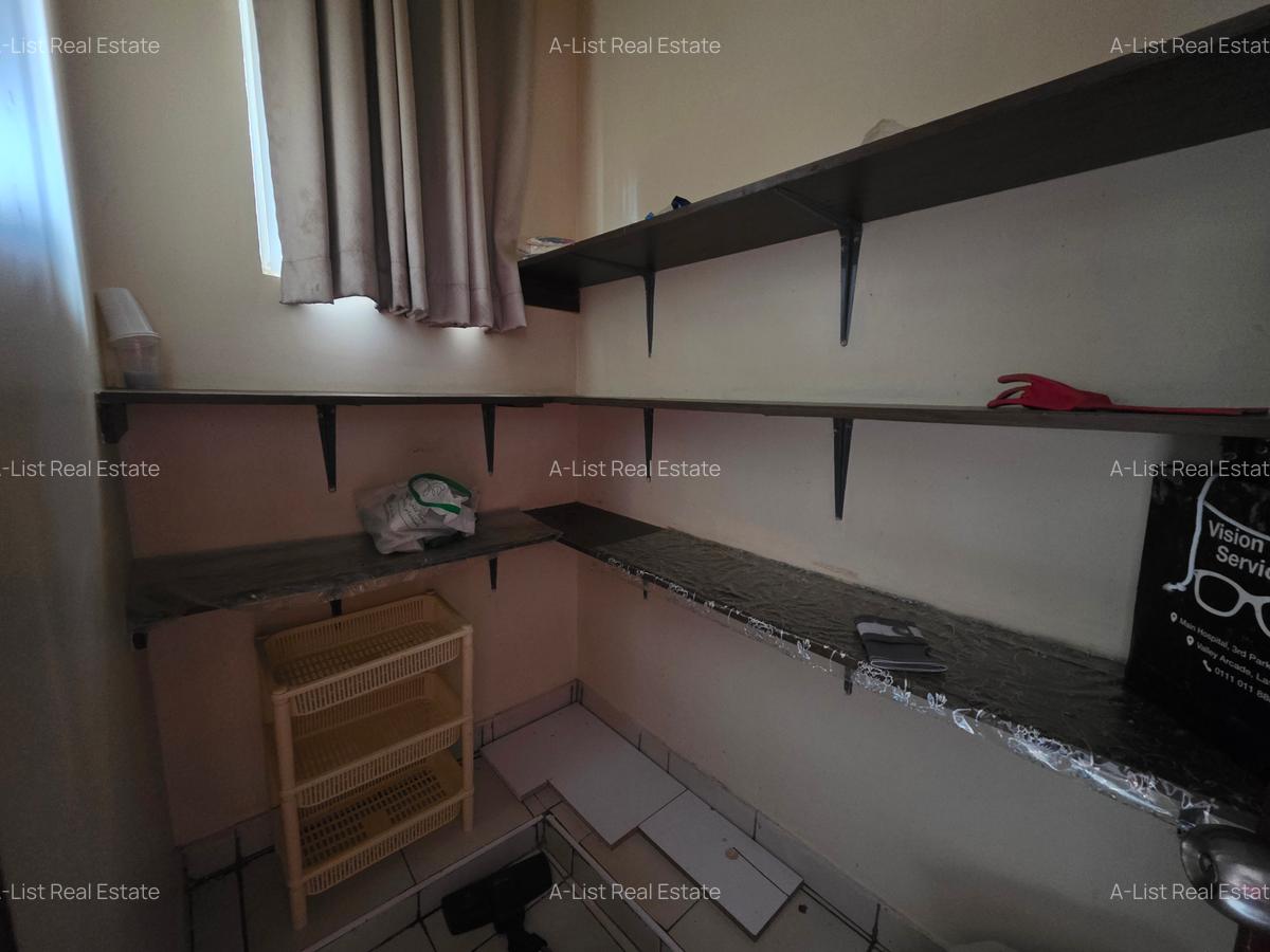 4 Bed Apartment with En Suite at Henred Avenue - 8