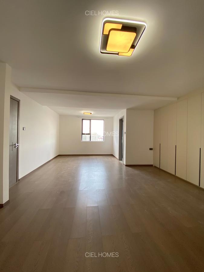 4 Bed Apartment with En Suite at Chania Avenue - 16