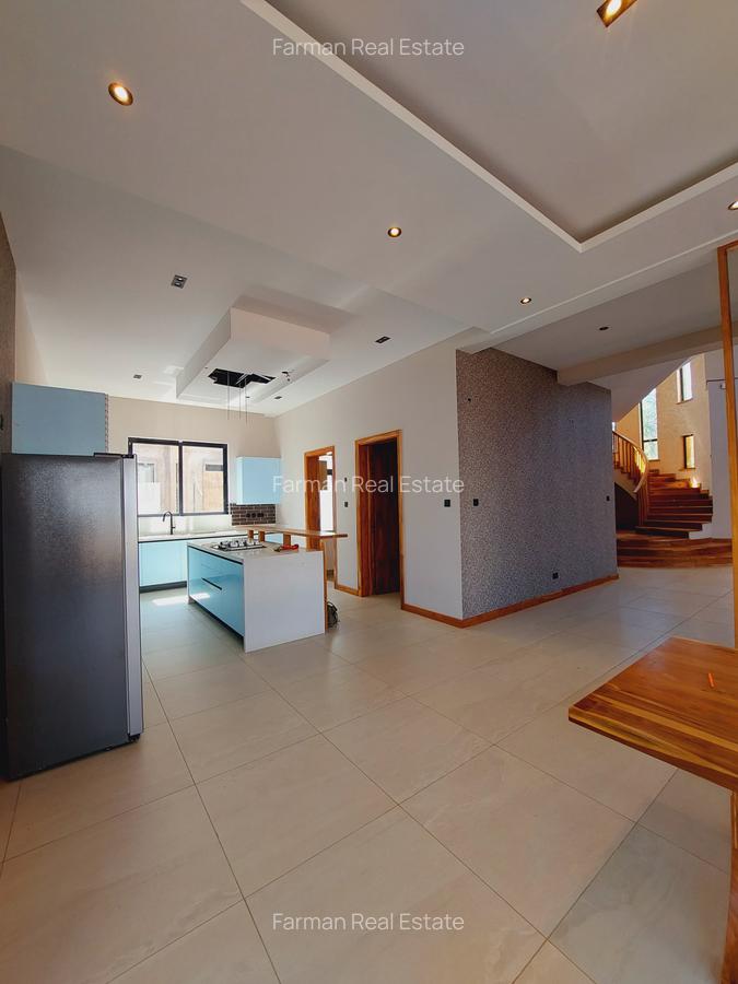 4 Bed Villa with En Suite at Loresho - 4