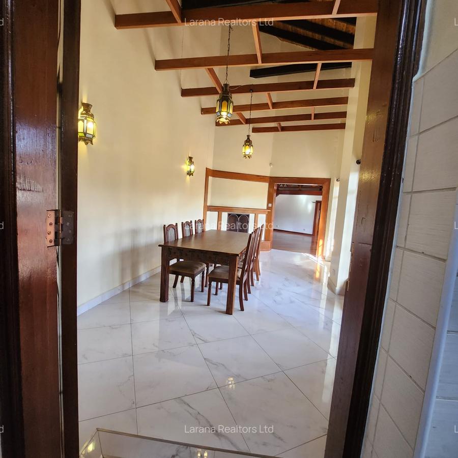 5 Bed House with En Suite at Hardy - 8