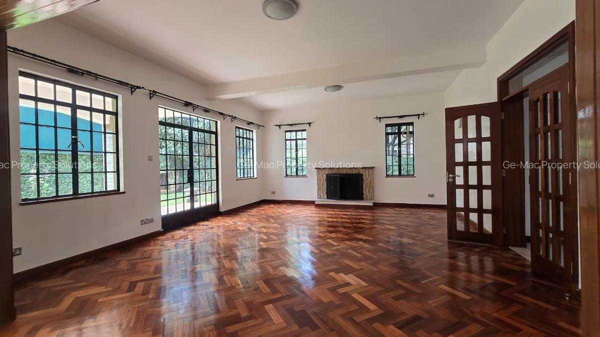 5 Bed House with En Suite in Lavington - 4