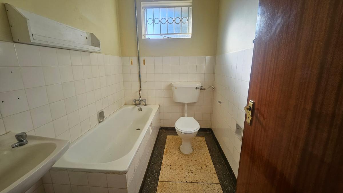 4 Bed House with En Suite at Old Runda - 13