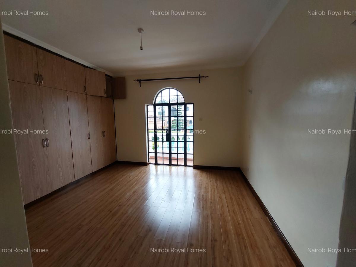 4 Bed House with En Suite at Meadows - 16