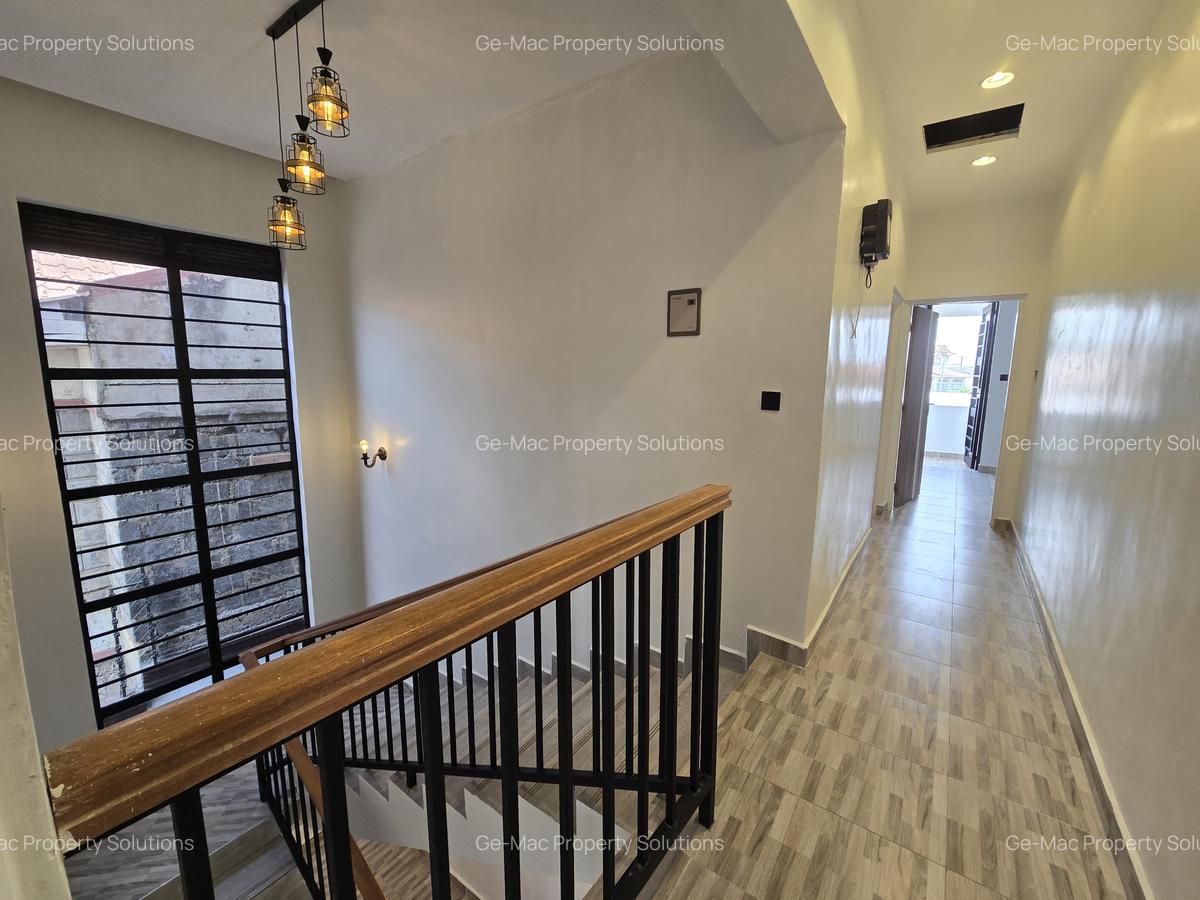 4 Bed House with En Suite in Membley - 8