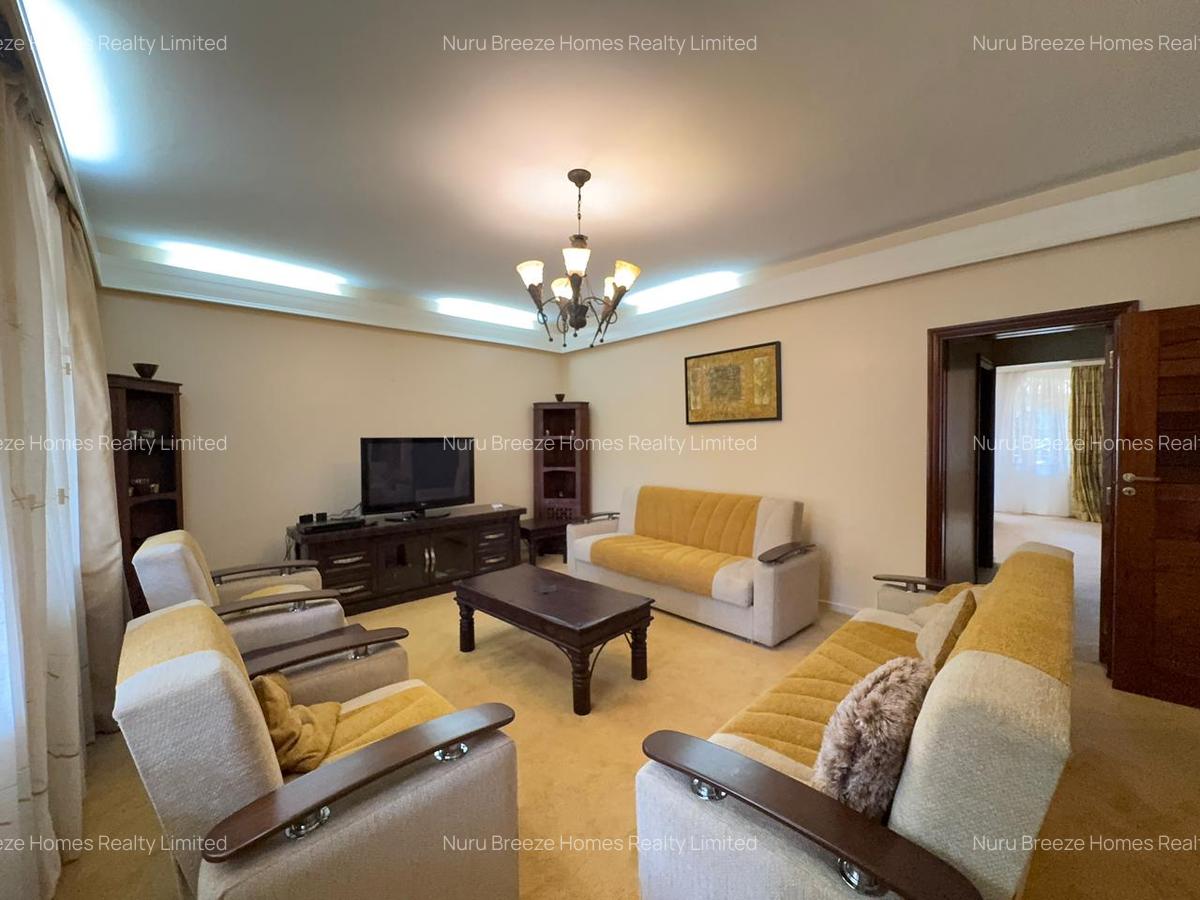 5 Bed House with En Suite in Runda - 11