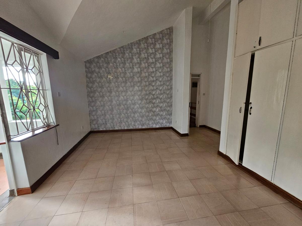 4 Bed House with En Suite in Nyari - 10