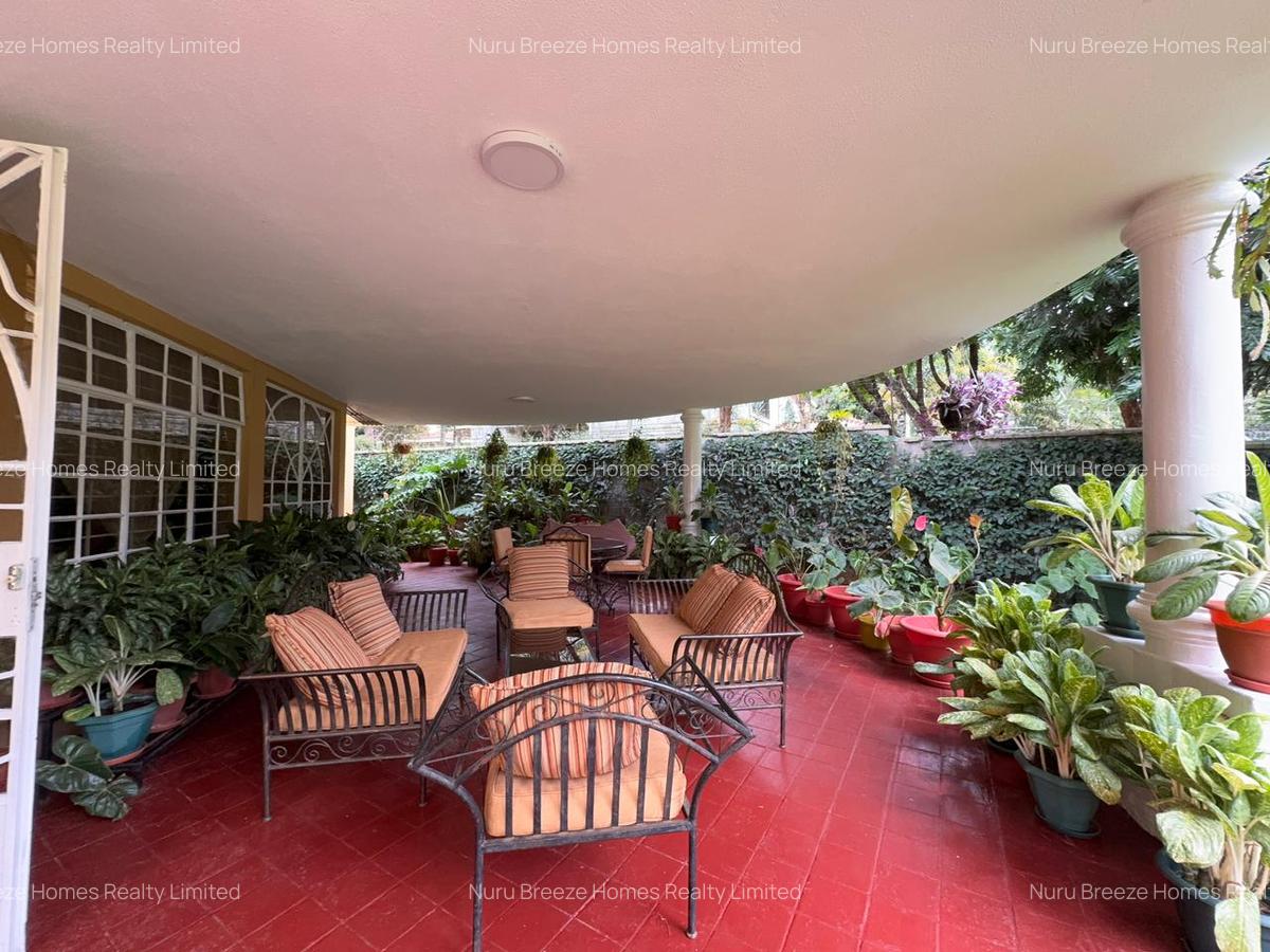 5 Bed House with En Suite in Runda - 9