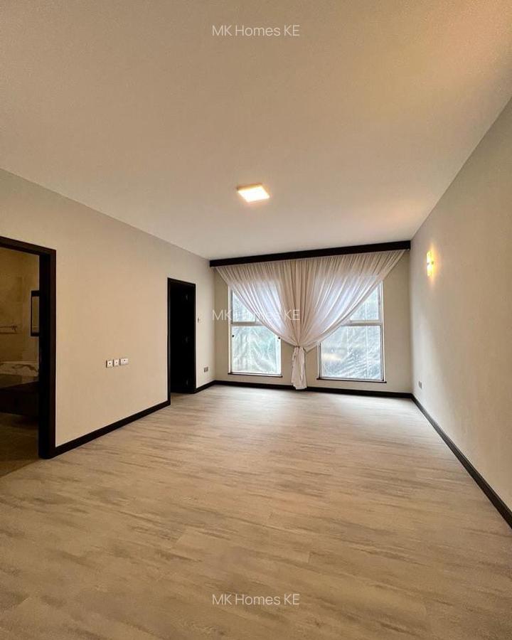 3 Bed Apartment with En Suite at Riverside - 8