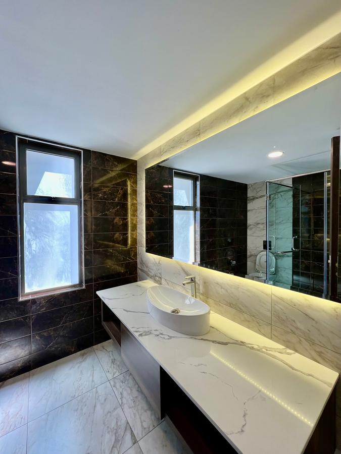 3 Bed Apartment with En Suite in Westlands Area - 14