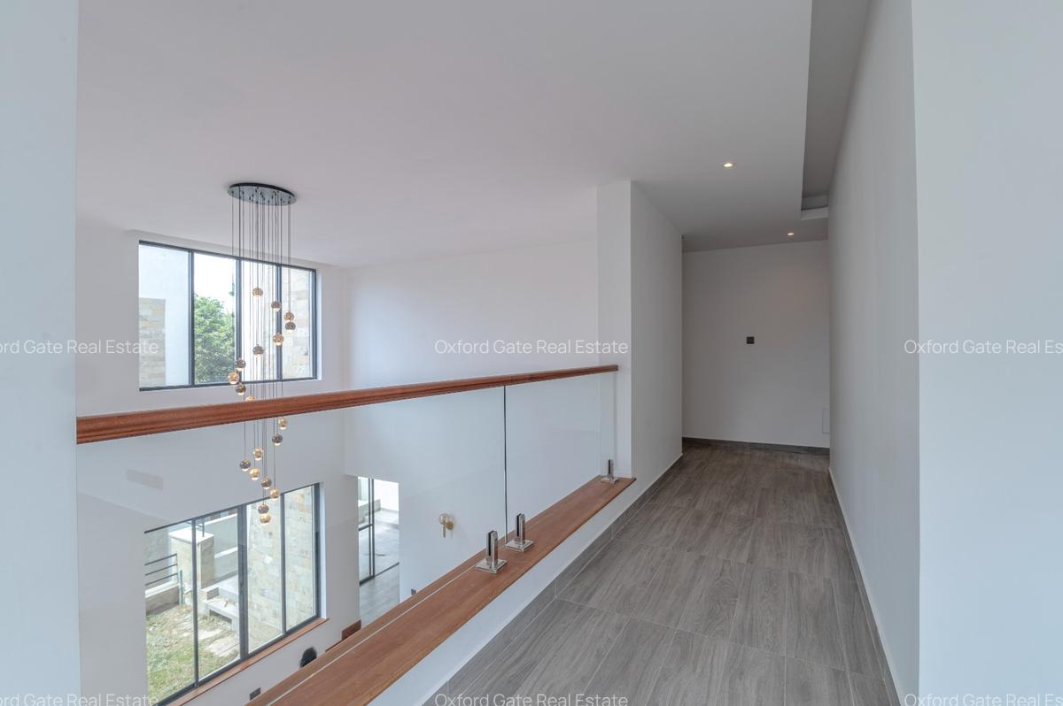 5 Bed Townhouse with En Suite in Lavington - 12