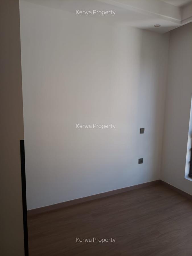 3 Bed Apartment with En Suite at Riverside - 6