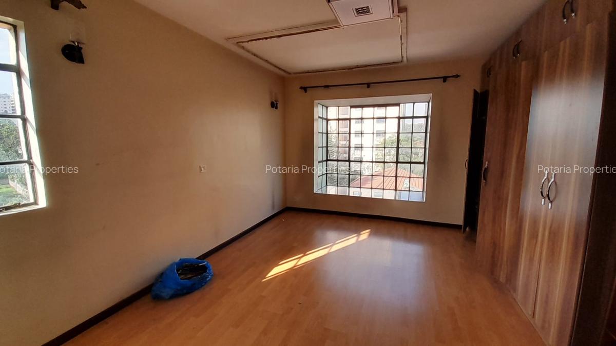 4 Bed Apartment with En Suite in Lavington - 4