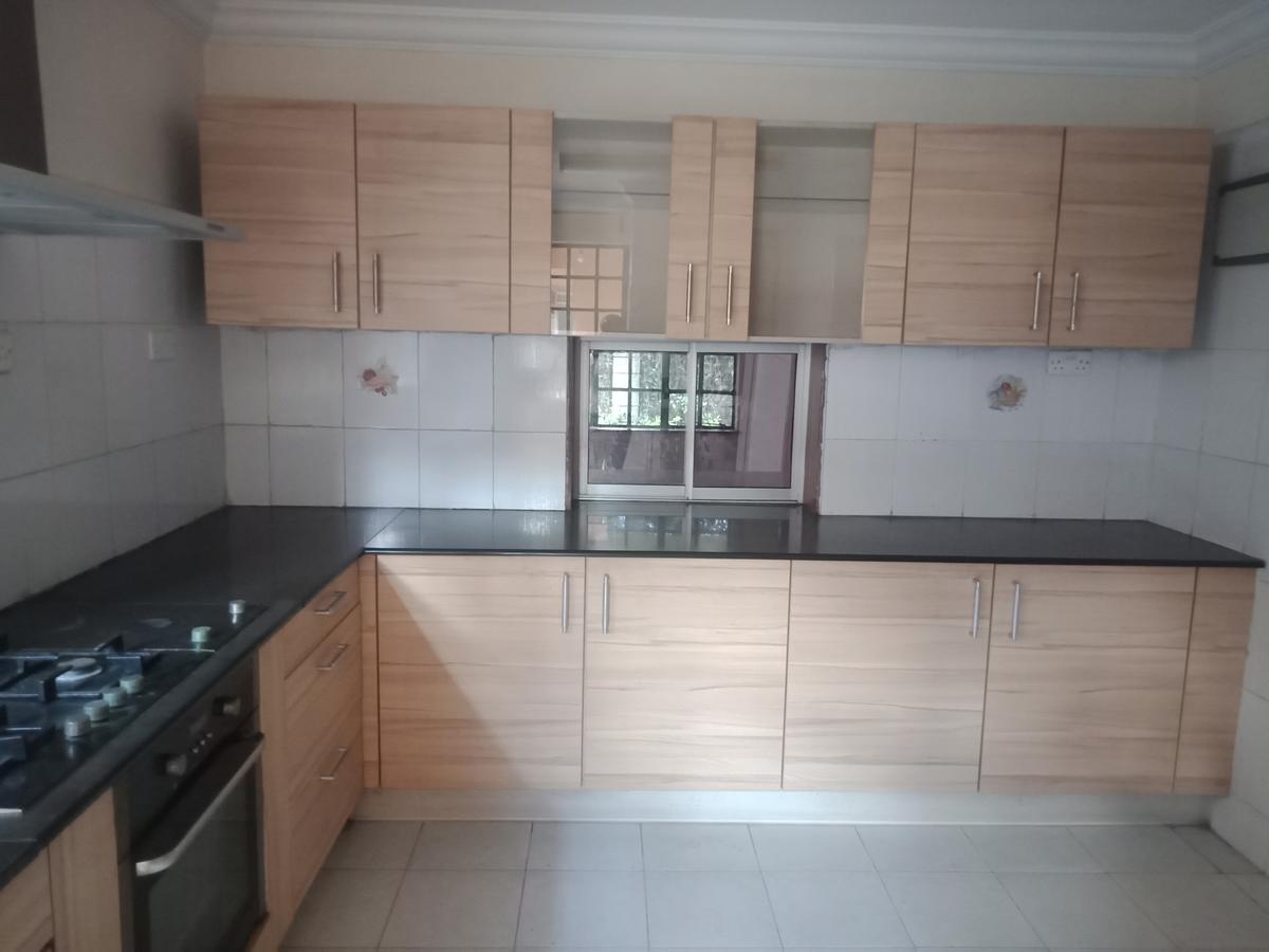 4 Bed Townhouse with En Suite in Lavington - 12