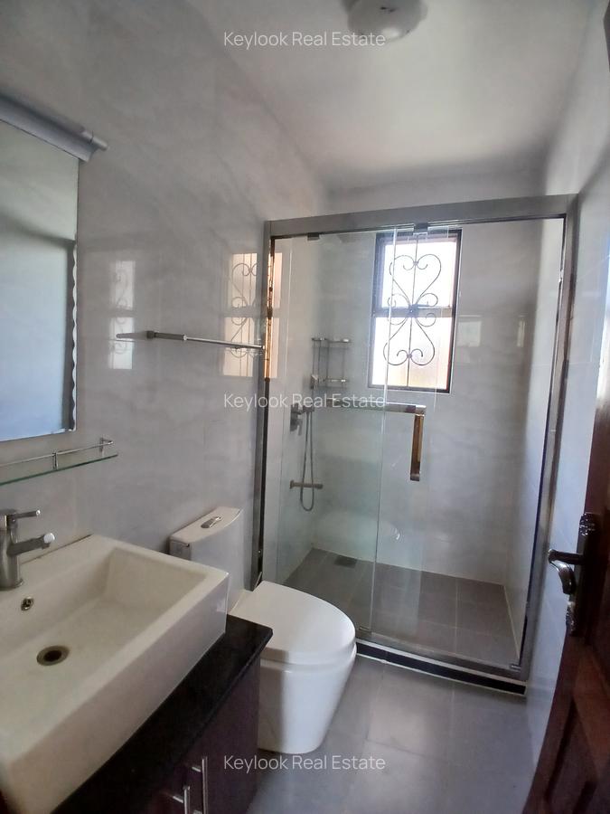 5 Bed Townhouse with En Suite at Lavington Green - 18