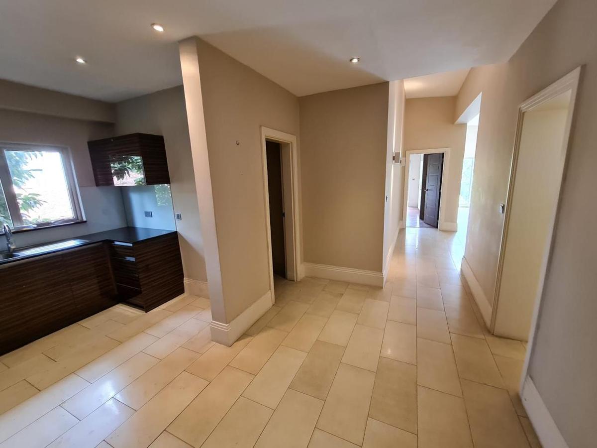 3 Bed Apartment with En Suite in Westlands Area - 18