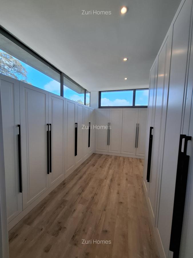 5 Bed Townhouse with En Suite in Lavington - 6
