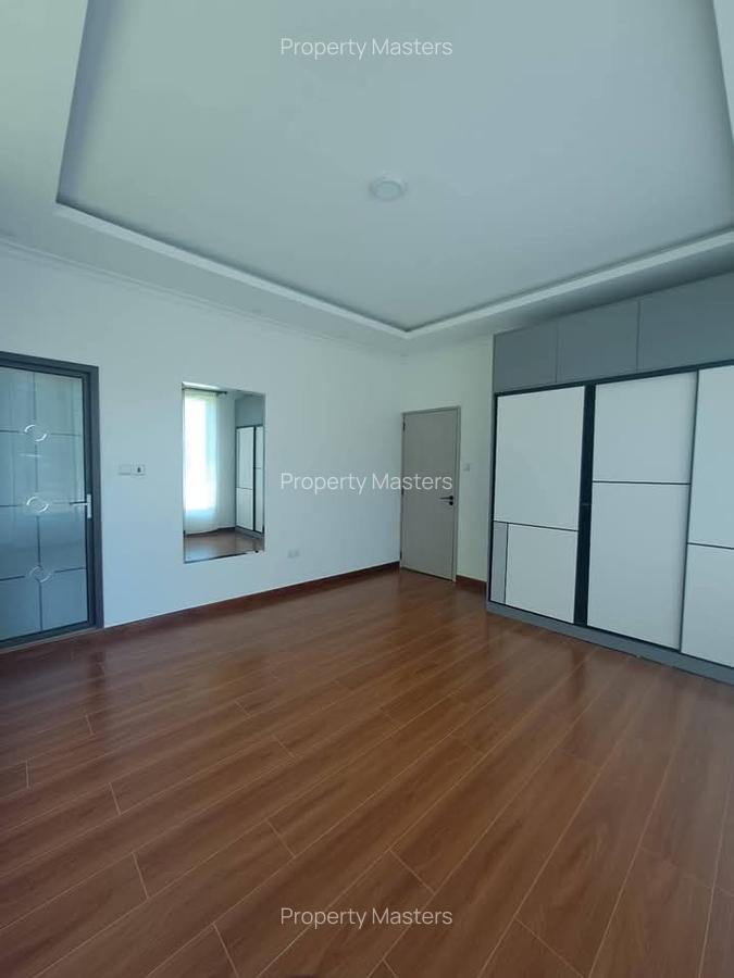 4 Bed House with En Suite at Centre Piece - 20