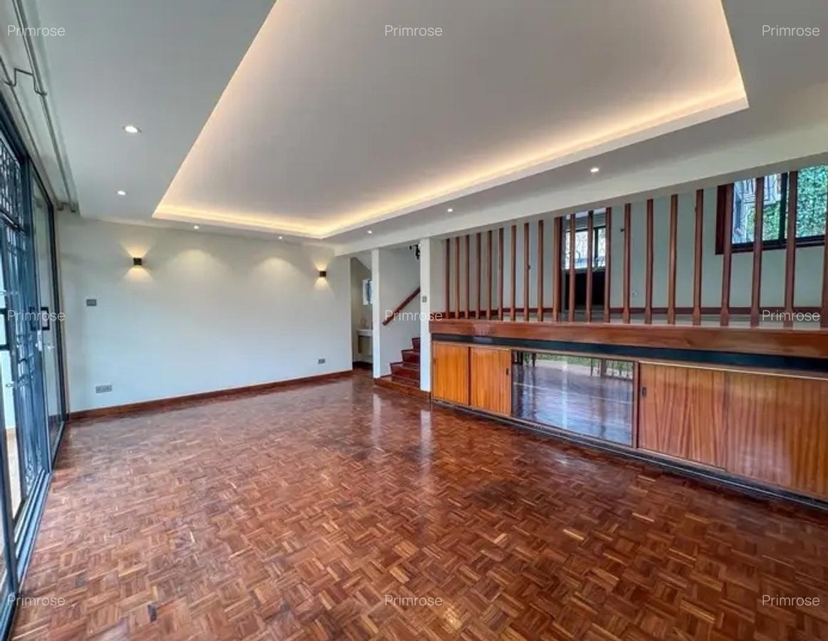 4 Bed Townhouse with En Suite in Westlands Area - 9