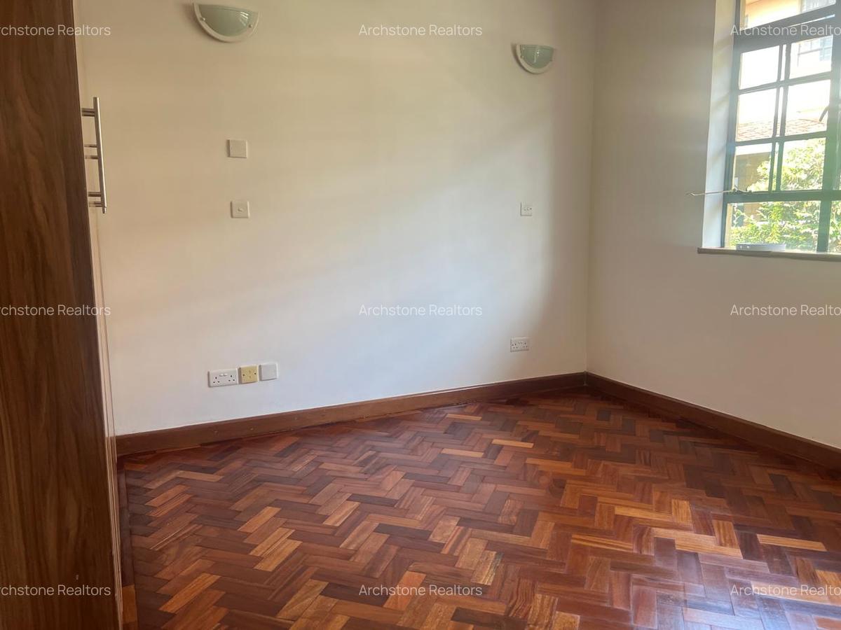 4 Bed Townhouse with En Suite in Kitisuru - 2