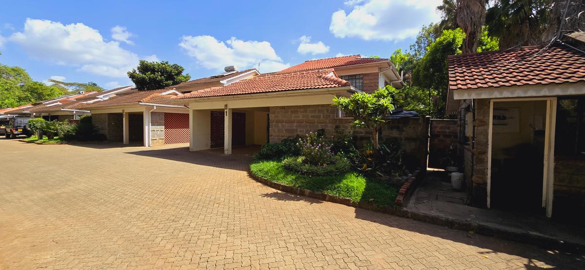 4 Bed Townhouse with En Suite at Off Convent Drive - 3