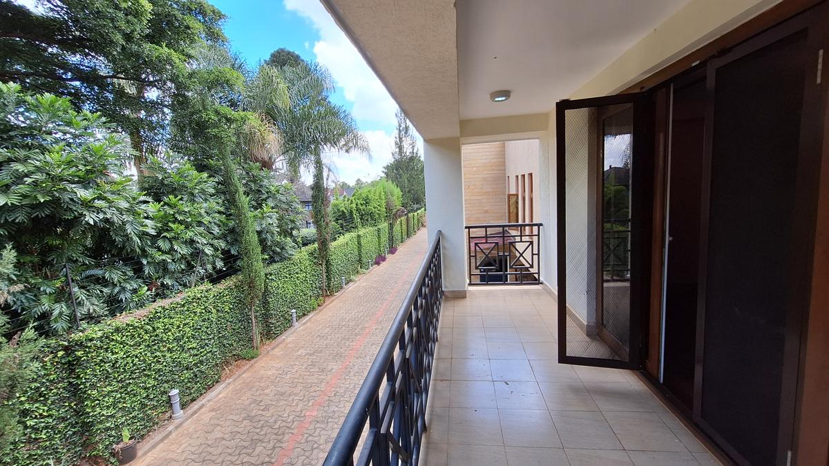 5 Bed Townhouse with En Suite at Off Convent Drive - 10