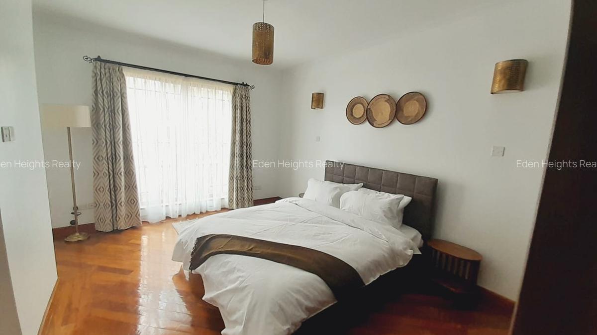 Furnished 3 Bed Apartment with En Suite at Dennis Pritt - 6