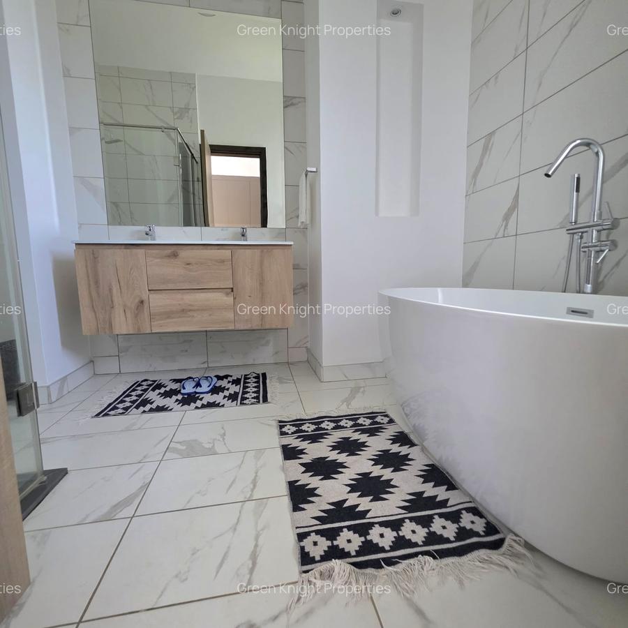 Serviced 2 Bed Apartment with En Suite in Rosslyn - 16