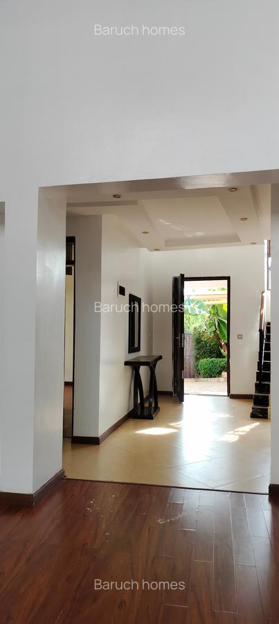 4 Bed Villa with En Suite in Runda - 9