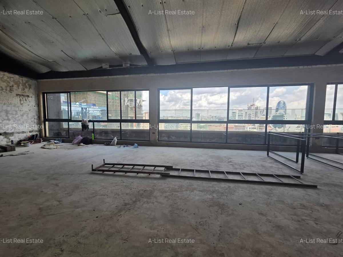 2,000 ft² Commercial Property with Service Charge Included at Parklands Road - 1